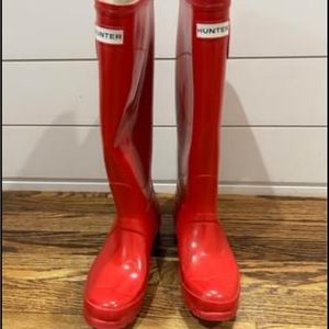 Hunter rain boots! Great condition! So cute and only worn a couple of times!